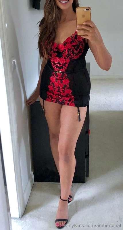 Lace high, heels higher...💋