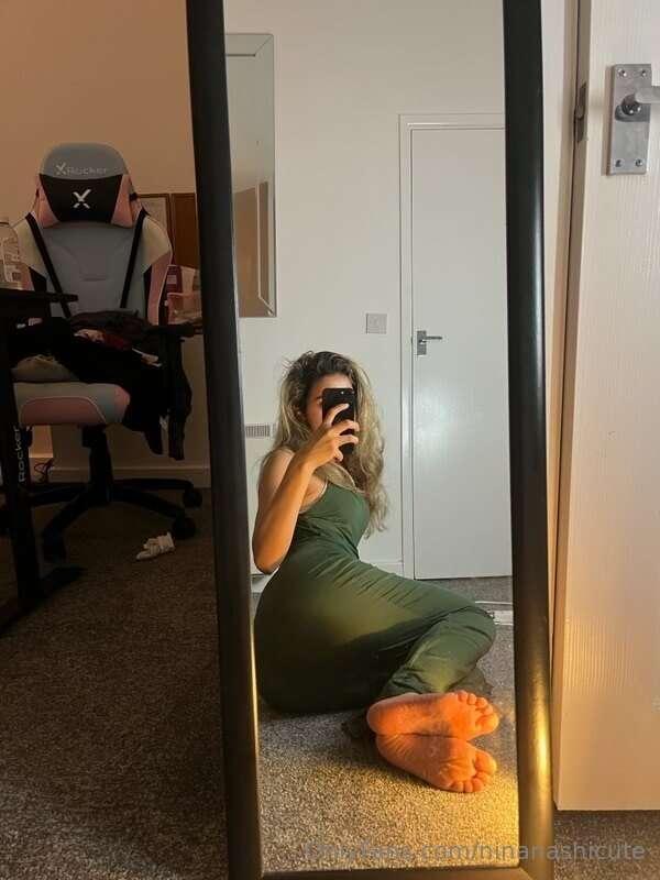 😈