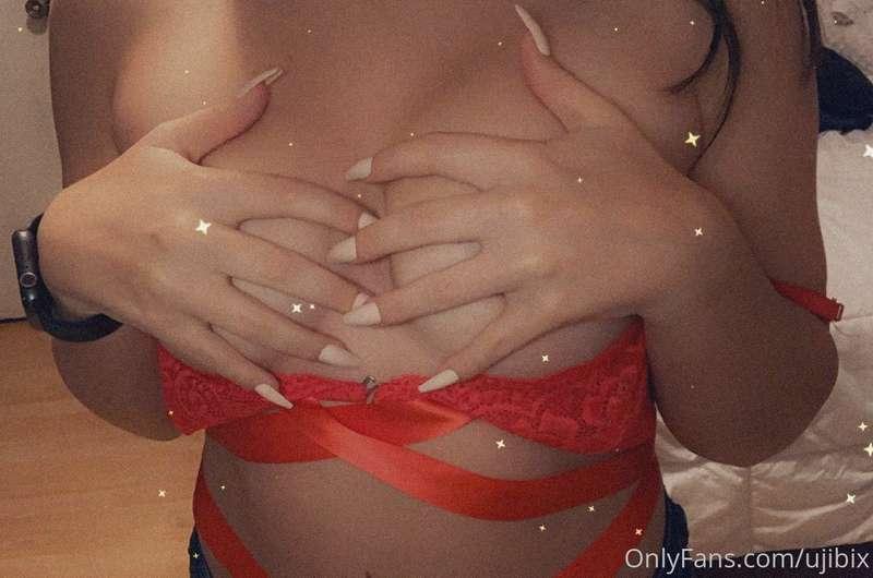 random titties