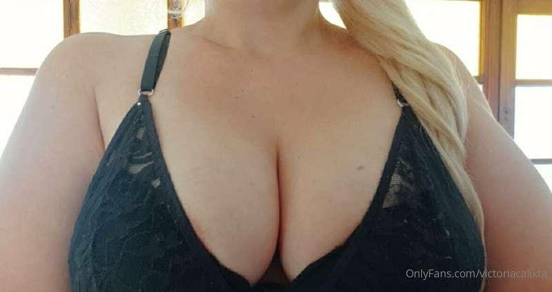 @victoriacalixta  Very hot  #ad