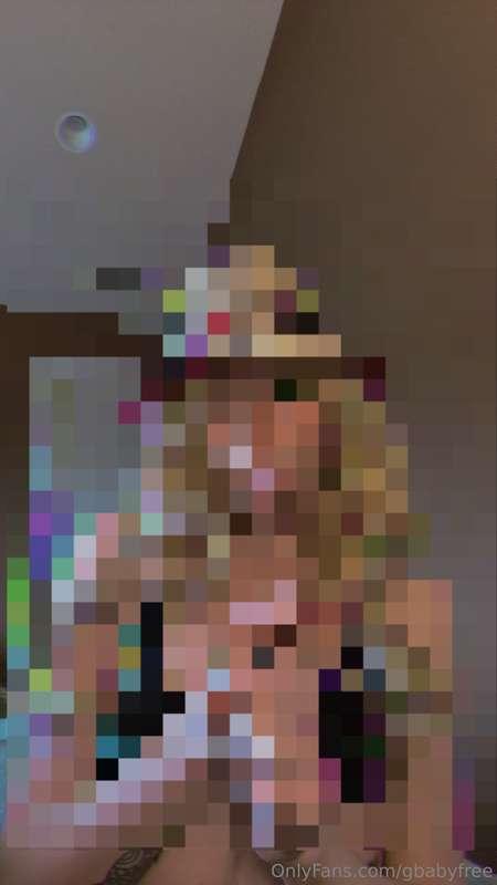 Party girl on summer break Photoset & video clips. She shows..