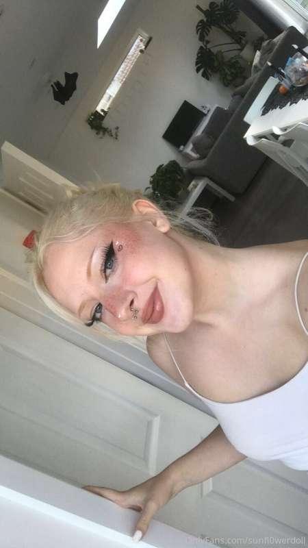 sunfl0werdoll image #1