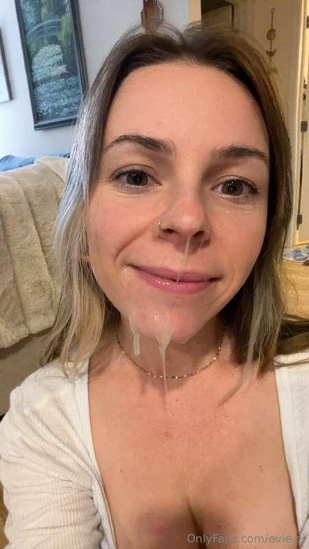 I got a facial last night 💦 dm me for the videos 😏