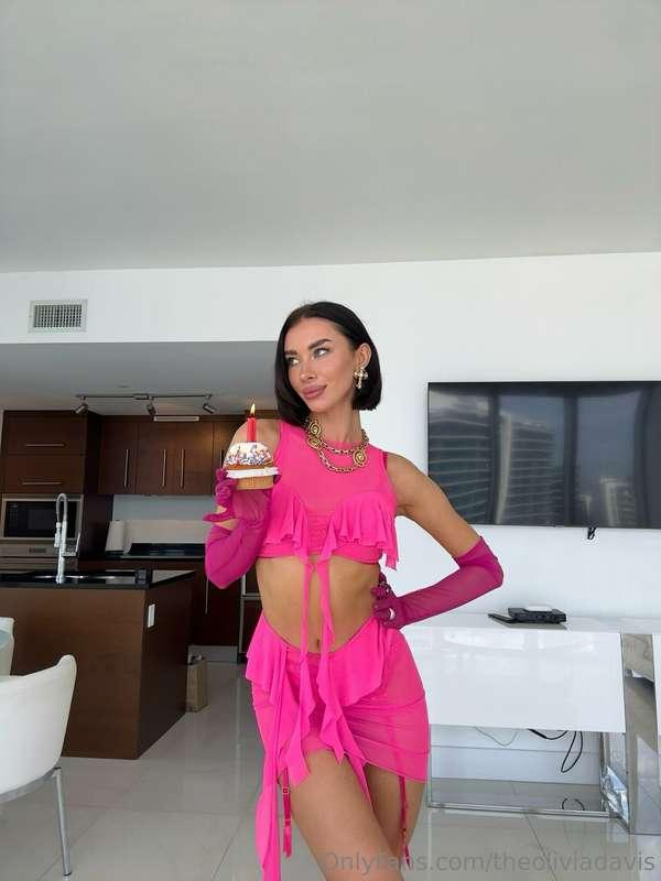 theoliviadavis image #1