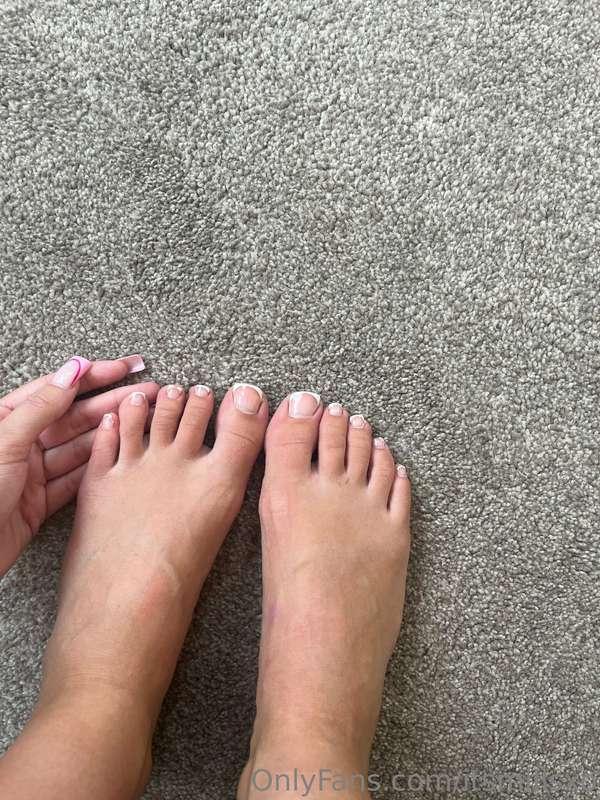 Do I have cute feet?