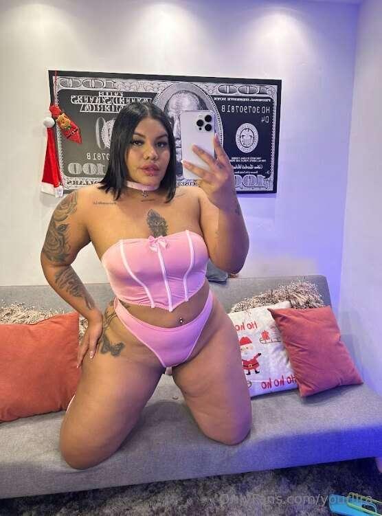Only accepting sinful thoughts today 🗓️😈