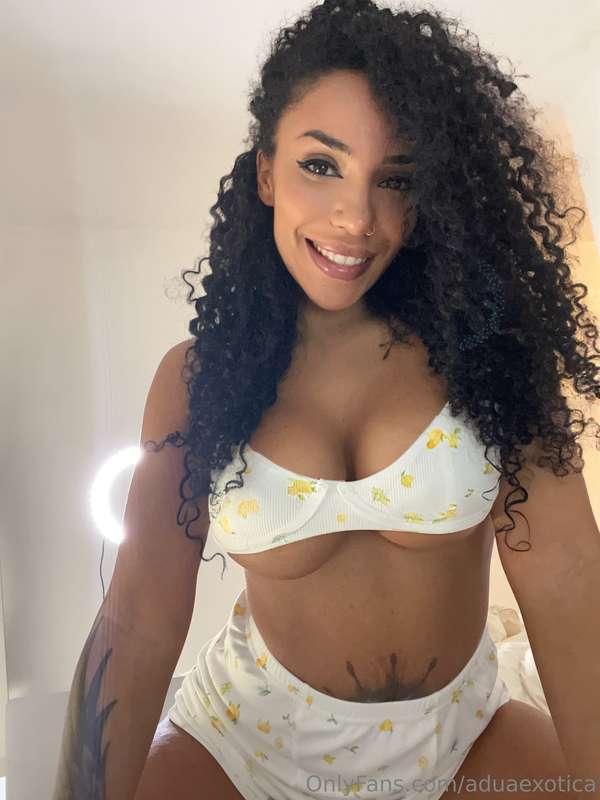 Let's start the weekend hotter and with the best and sluttie..