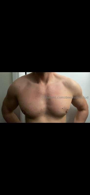 Some stills from a recent custom chest massage video, I mana..
