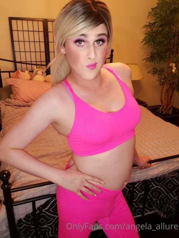 LOVE my new gym outfit how about you?🤸‍♀️😘💖
