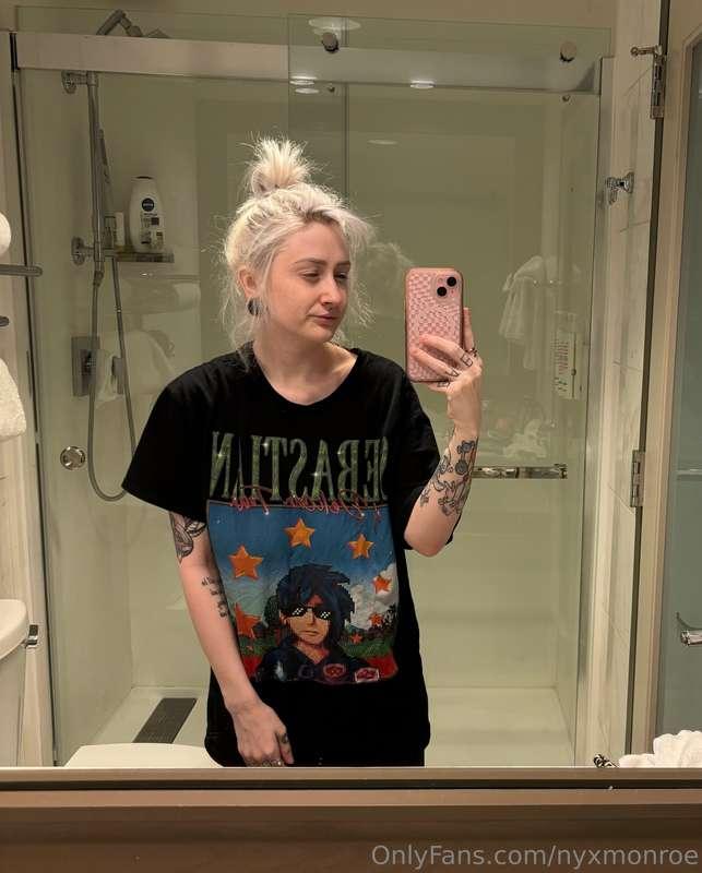 Enjoy a bed head photo as well 🤣