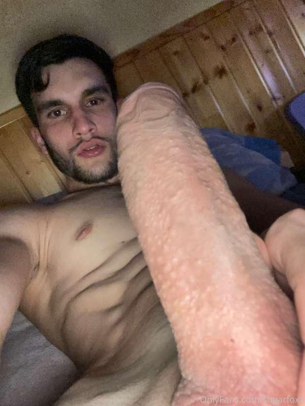 who wants to play with me and with my cock hotter than ever ..
