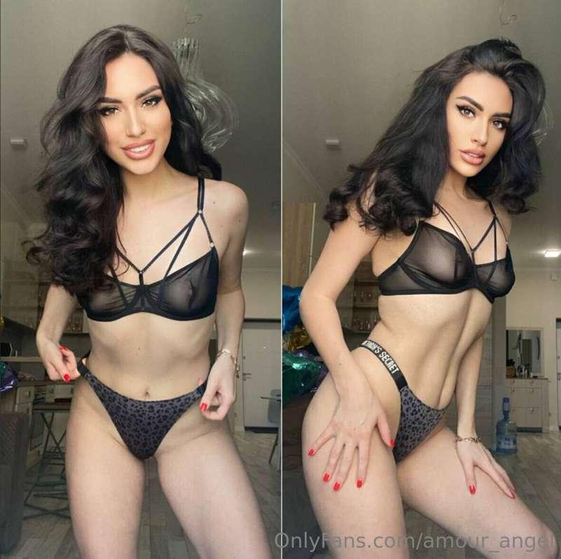 Gorgeous queen @karolina_famous😈She's got a juicy boobs🍑 She..