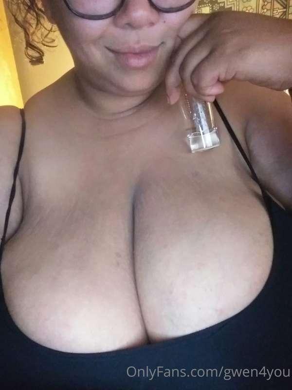 Who's having fun with me tonight? 😘