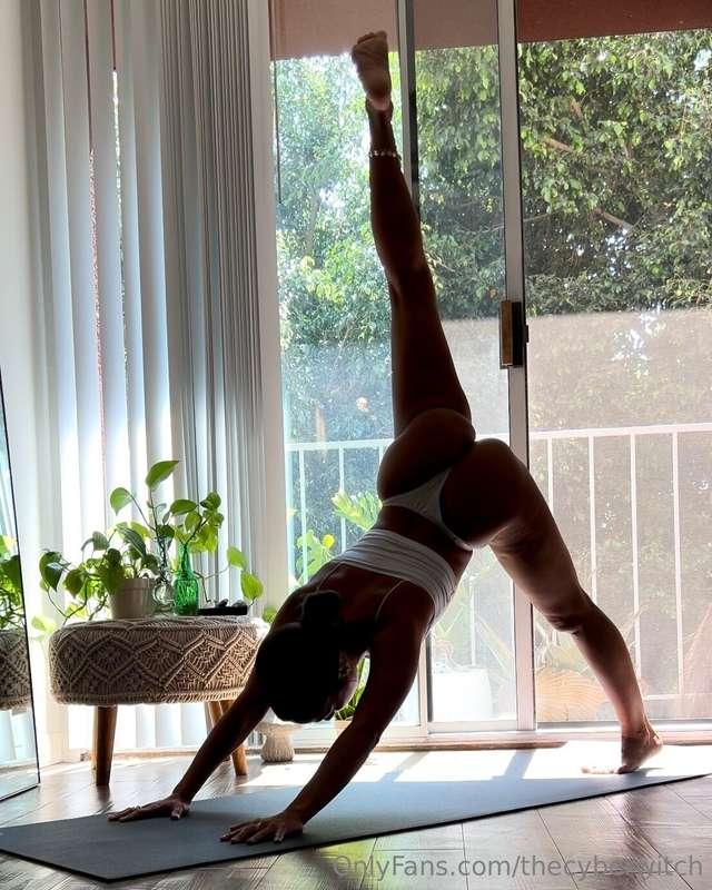 Stretch me out 💗