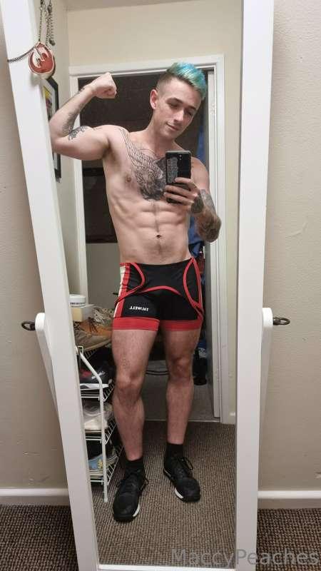 I really want to wrestle with someone after wearing this 👀