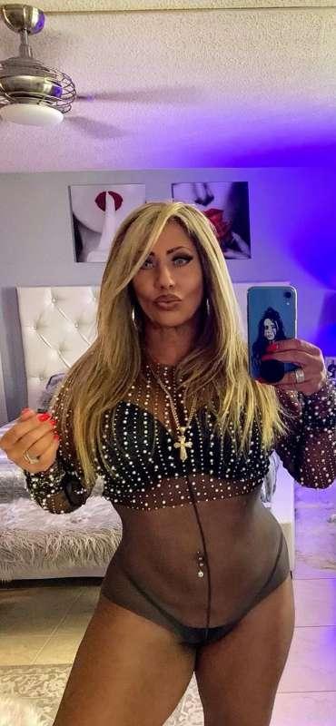 hottotrottots image #0