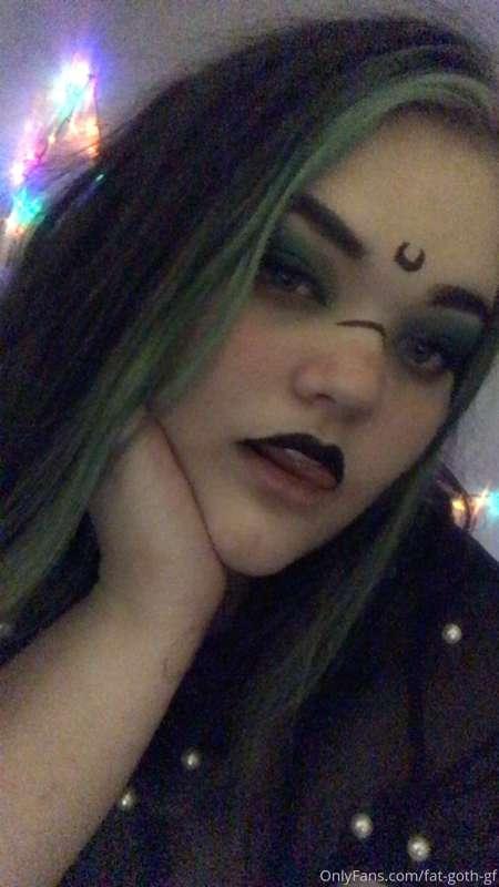 fat-goth-gf image #0