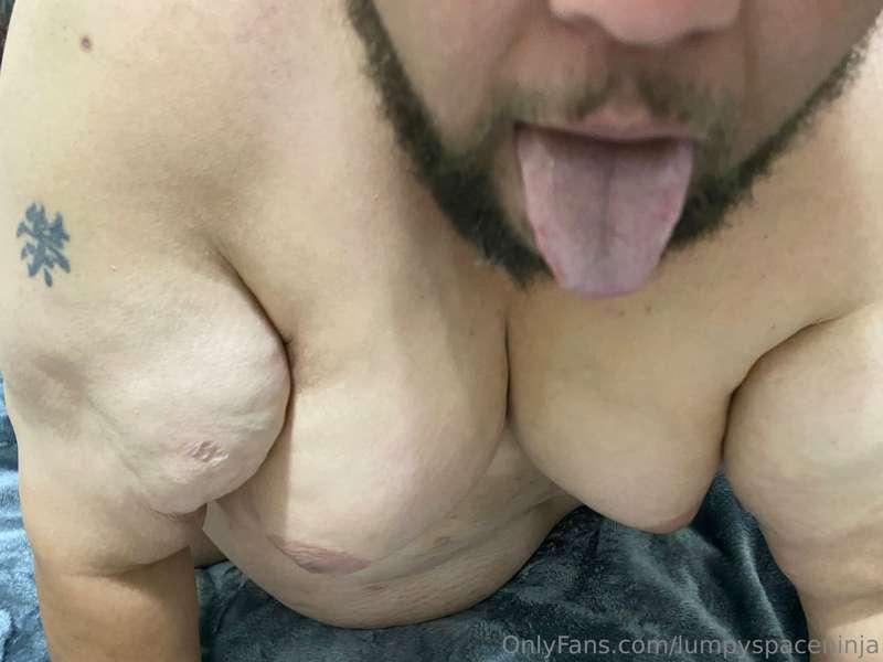Your big titty superchub is back and doing a live stream lat..