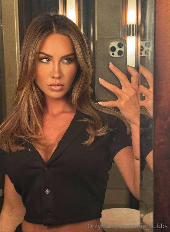 drop by in my DMs today… don’t be shy to say hi 😉💌