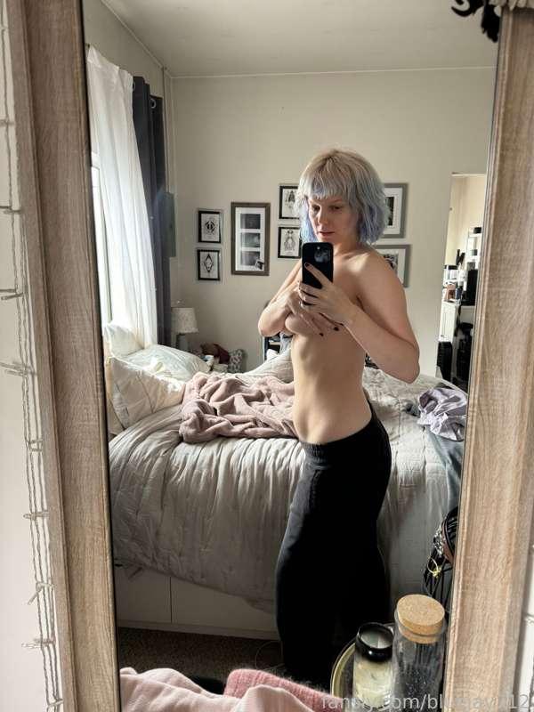 I have a photoshoot tomorrow, trying to hype myself up for it but I haven’t been feeling my best about my bod lately 🥺

Which is absolutely bonkers cause I look hot as hell but brains don’t always make sense 😅
