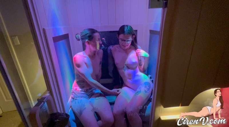 Things are heating up in this sauna when @plutobanks is in i..