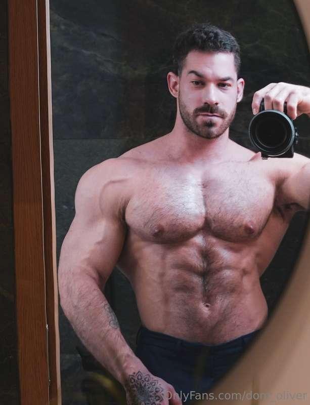 Everyone pay attention… 😈💪 Big daddy’s here to make your fan..