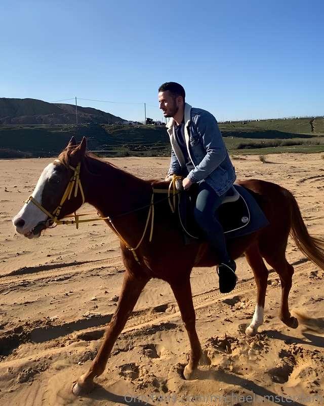 I am riding horse but I would rather ride you 😘