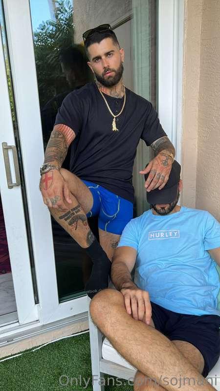 Just dropped 3 collabs with guys one being a threesome! If y..