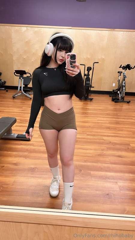 i need a spotter >.<