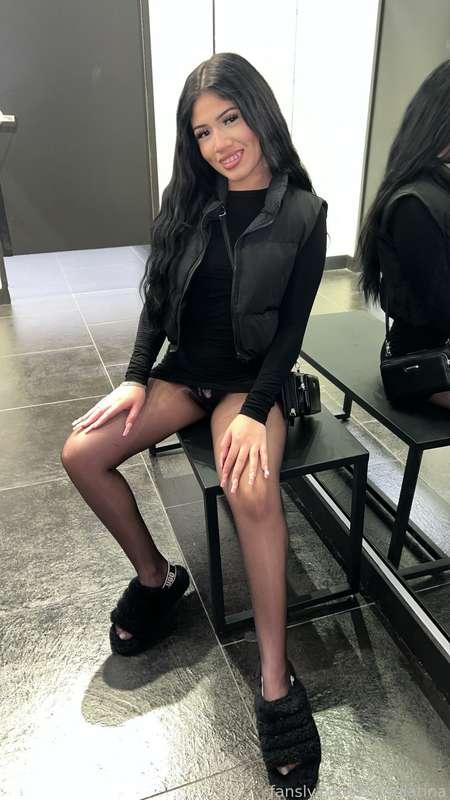 I love wearing pantyhose anytime i go Out in public 💋