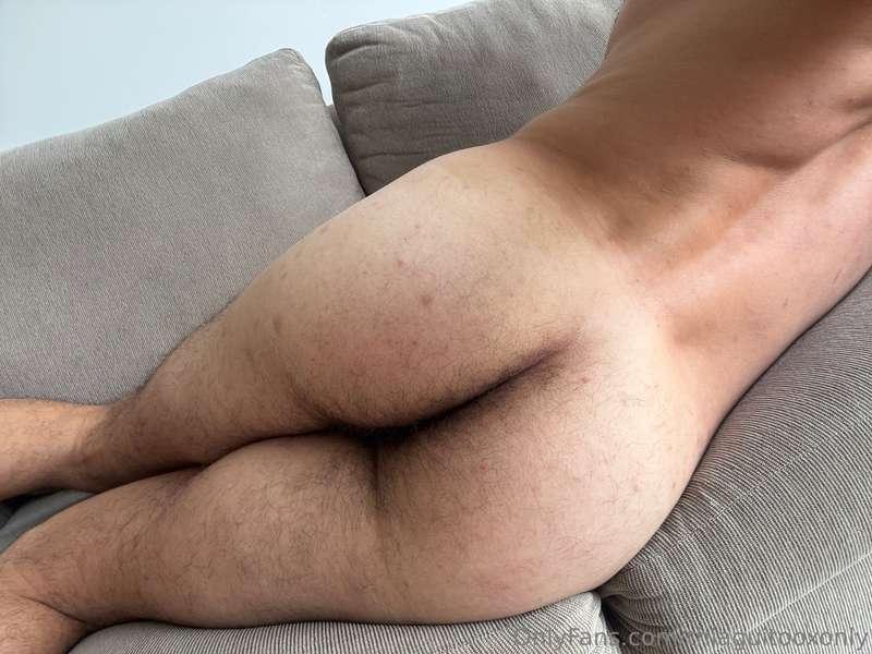 A close-up photo of my ass, I'll show you more in private!👅👀