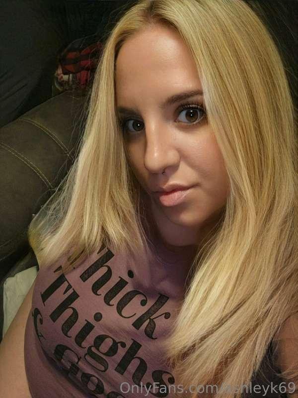 Heart this post if you love thick thighs 🤤🩵