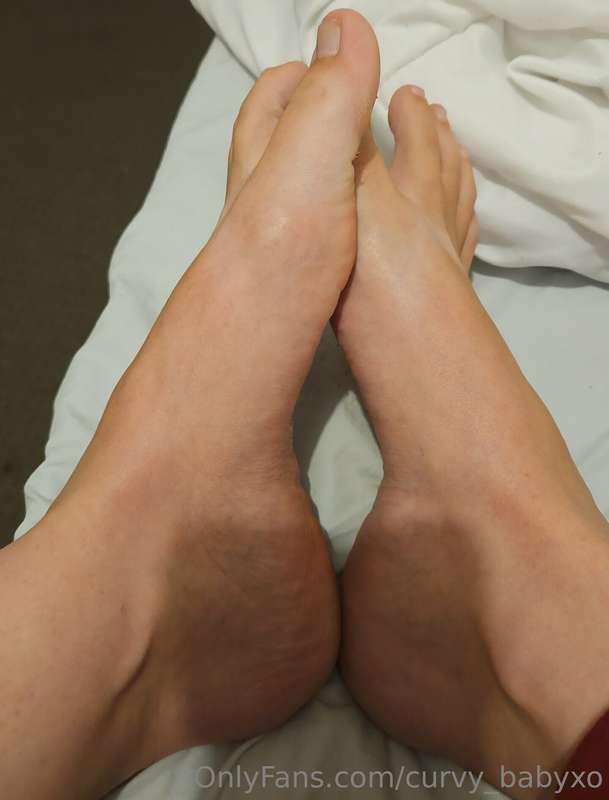Where are my feet lovers at?! 😝 Message me if you want the p..