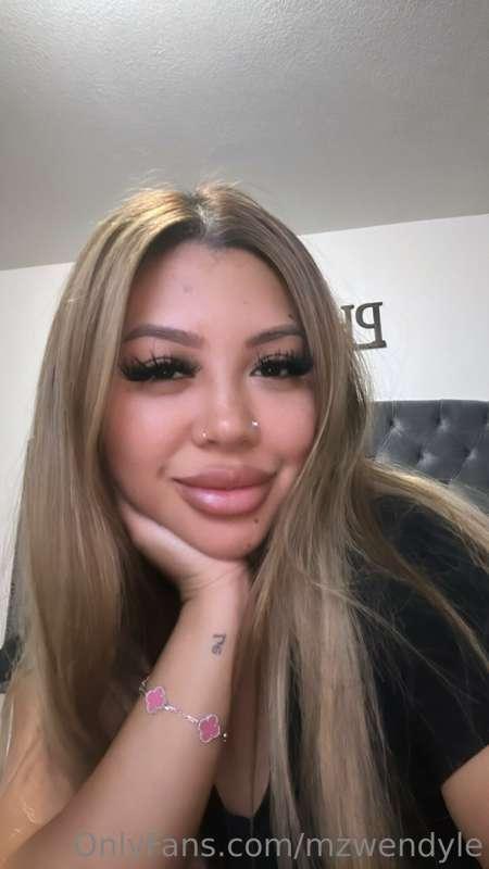 Happy Thursday daddy💗💗 would you💦💦 on my face before work? 😝