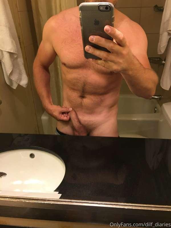 Hotel Rooms = horny DILF!