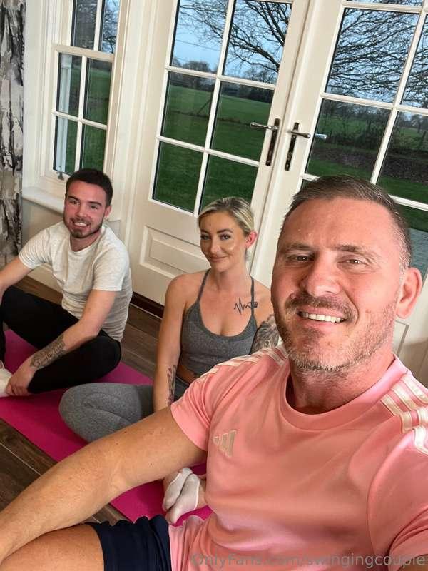 Hubby enjoyed stretching out his girlfriend @marcrosexxx @pe..