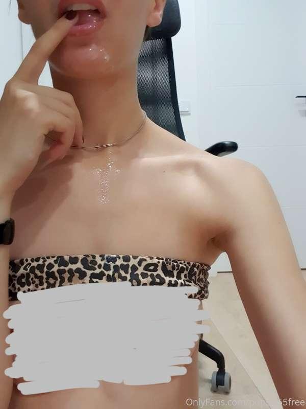 Love playing with a cum after doing blowjob 😛😛