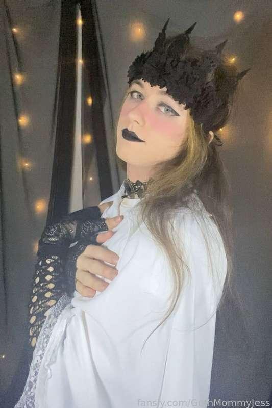 gothmommyjess image #3