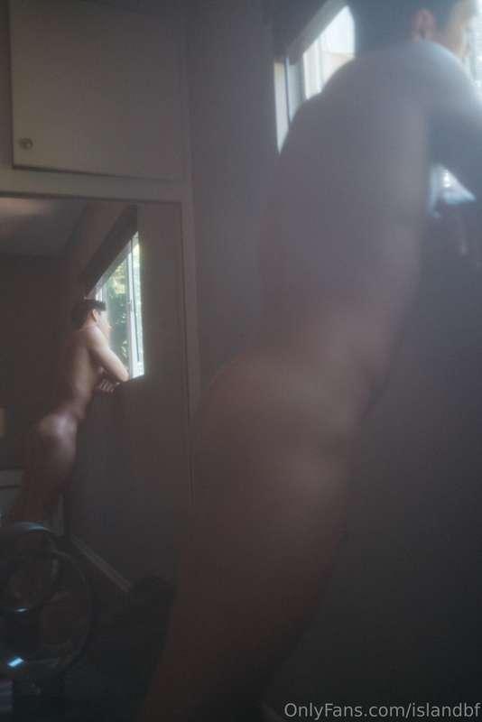 The photographer didn’t hesitate to get naked with me, he co..