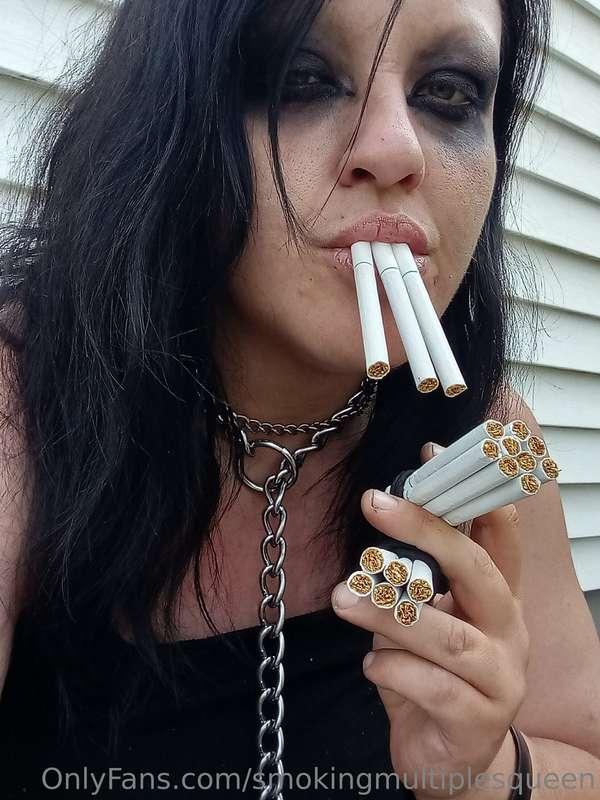 3 then 6 then 9 white cigarettes, menthol love anybody? 

🥵🥰..