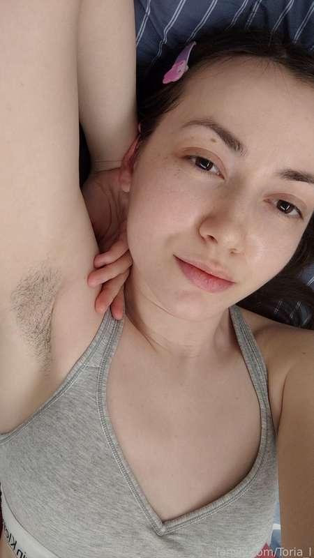 I haven't shaved my armpits for a long time 🥺❤️

#armpit #armpits #gfe #fetish #gilrnextdoor #fyp #hairy #sexy #worship