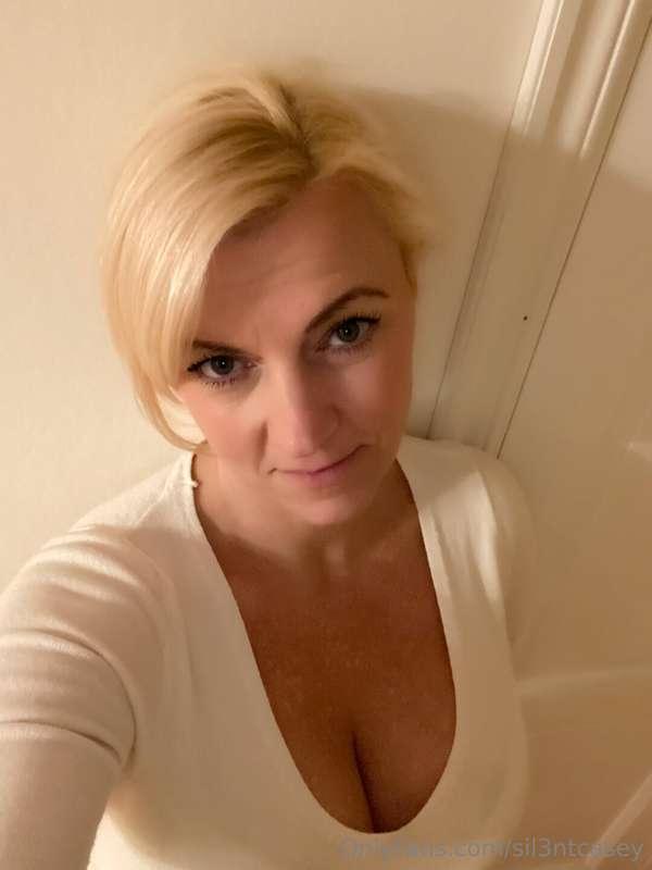Hav en vidunderlig fredag aften 😘😘😘Have a wonderful Friday n..