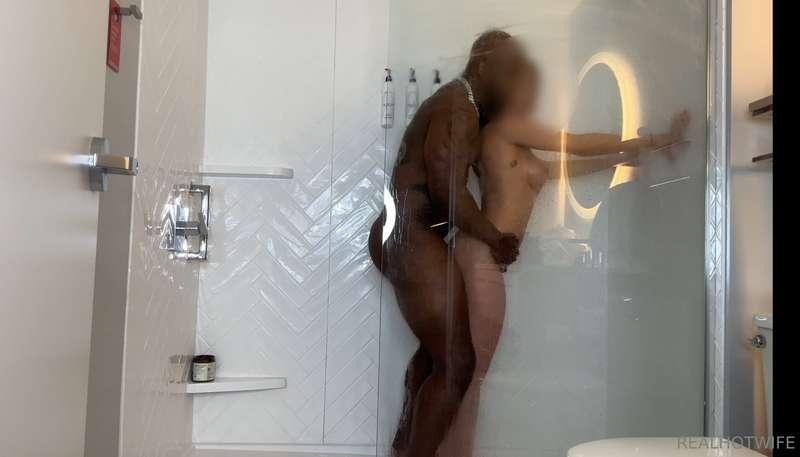 realhotwife image #3