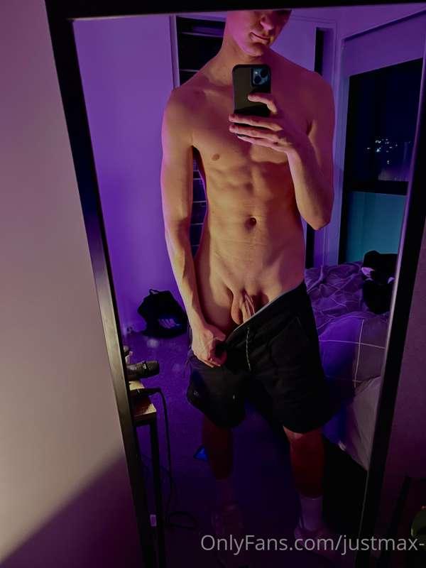 Fresh shave looking 🥵