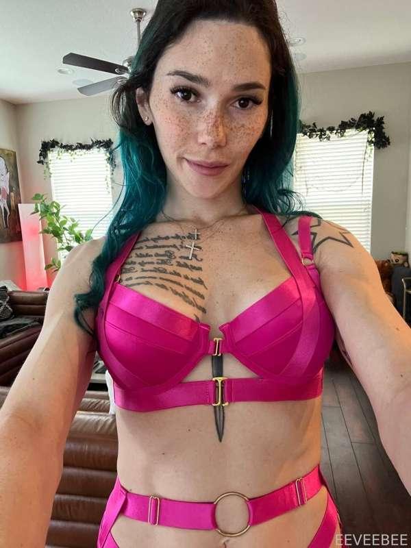 Cute set right😈💦
#fyp #threesome #couple #throuple #gg #bg #bj #trans #transgender #dominatrix #submissive