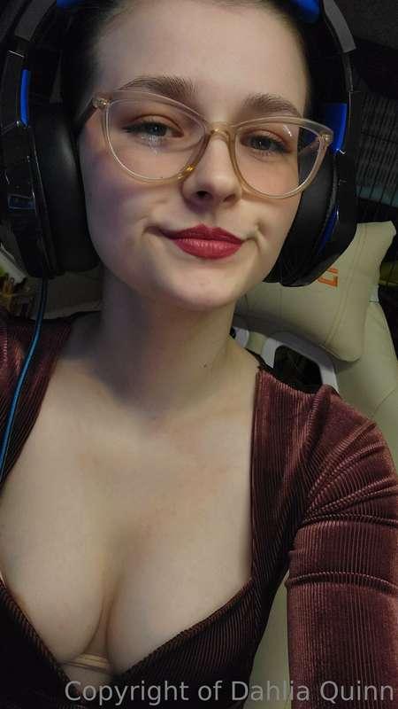 Going live 😘 twitch.tv/barrakada