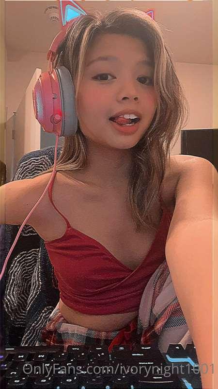 new profile pic 😈 do you like?