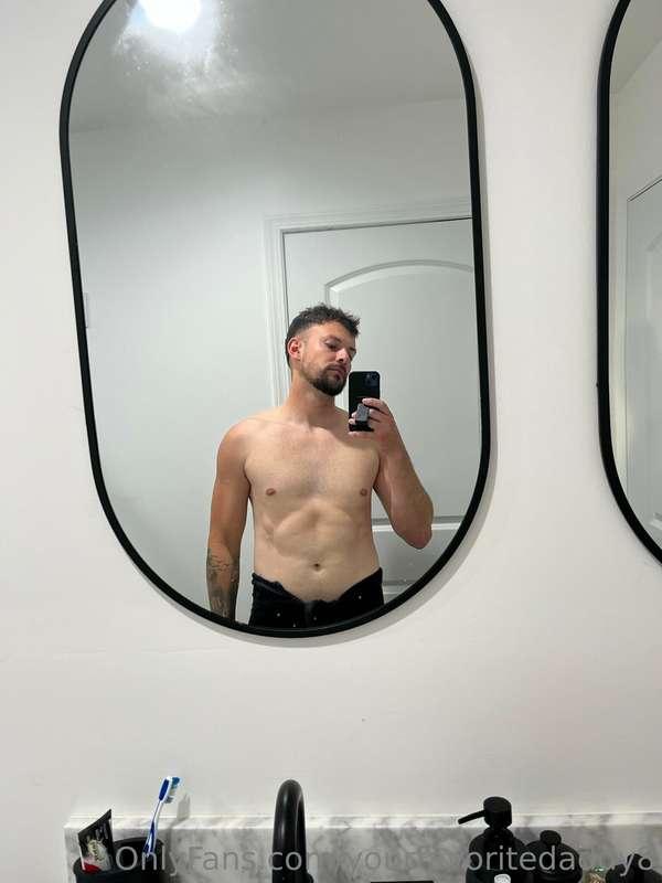 What’s better??? Towel on or off? 👀