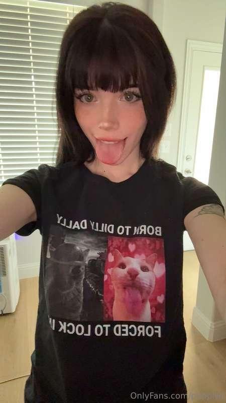 do you like my shirt? :3 