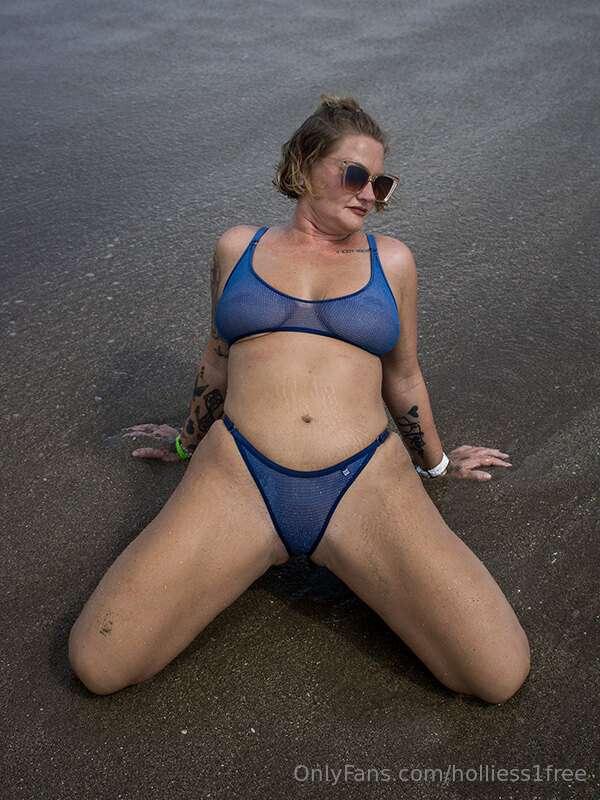 holliess1free image #1